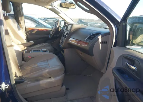 2013 Chrysler Town & Country Touring from USA, damaged, VIN 2C4RC1BG8DR613865